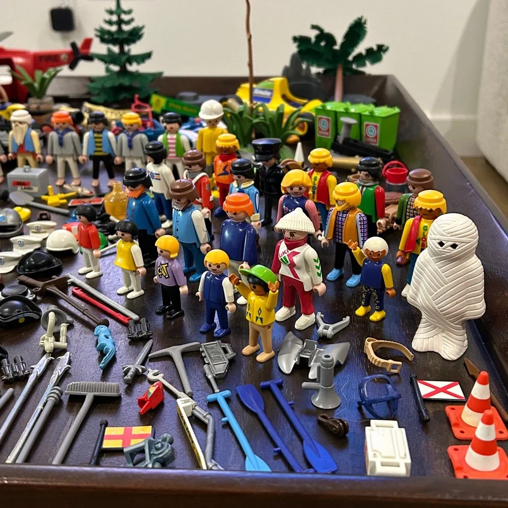 Vintage Playmobil 70’s, 80’s , 90’s and up Tons of Pieces!!!! Fantastic deal - Picture 3 of 16
